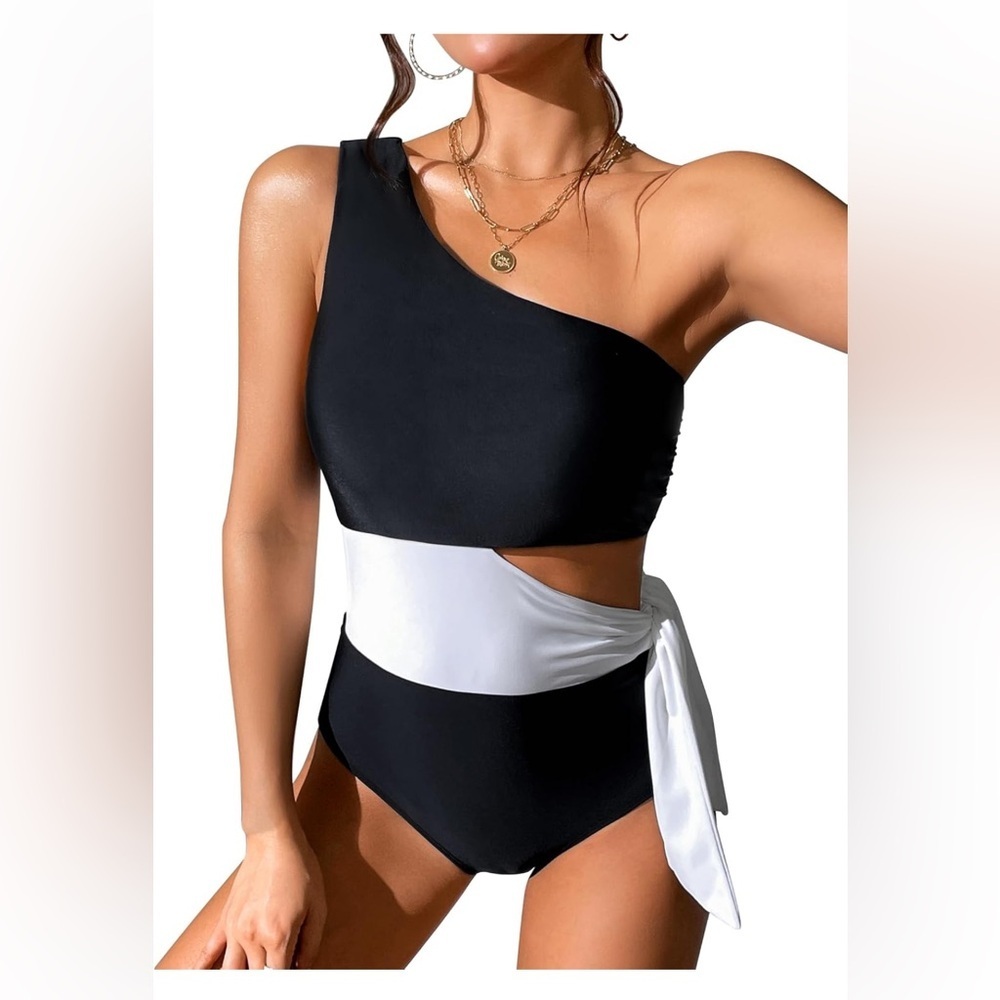 Women's Black White Colorblock One Shoulder High-Waisted Swimsuit M